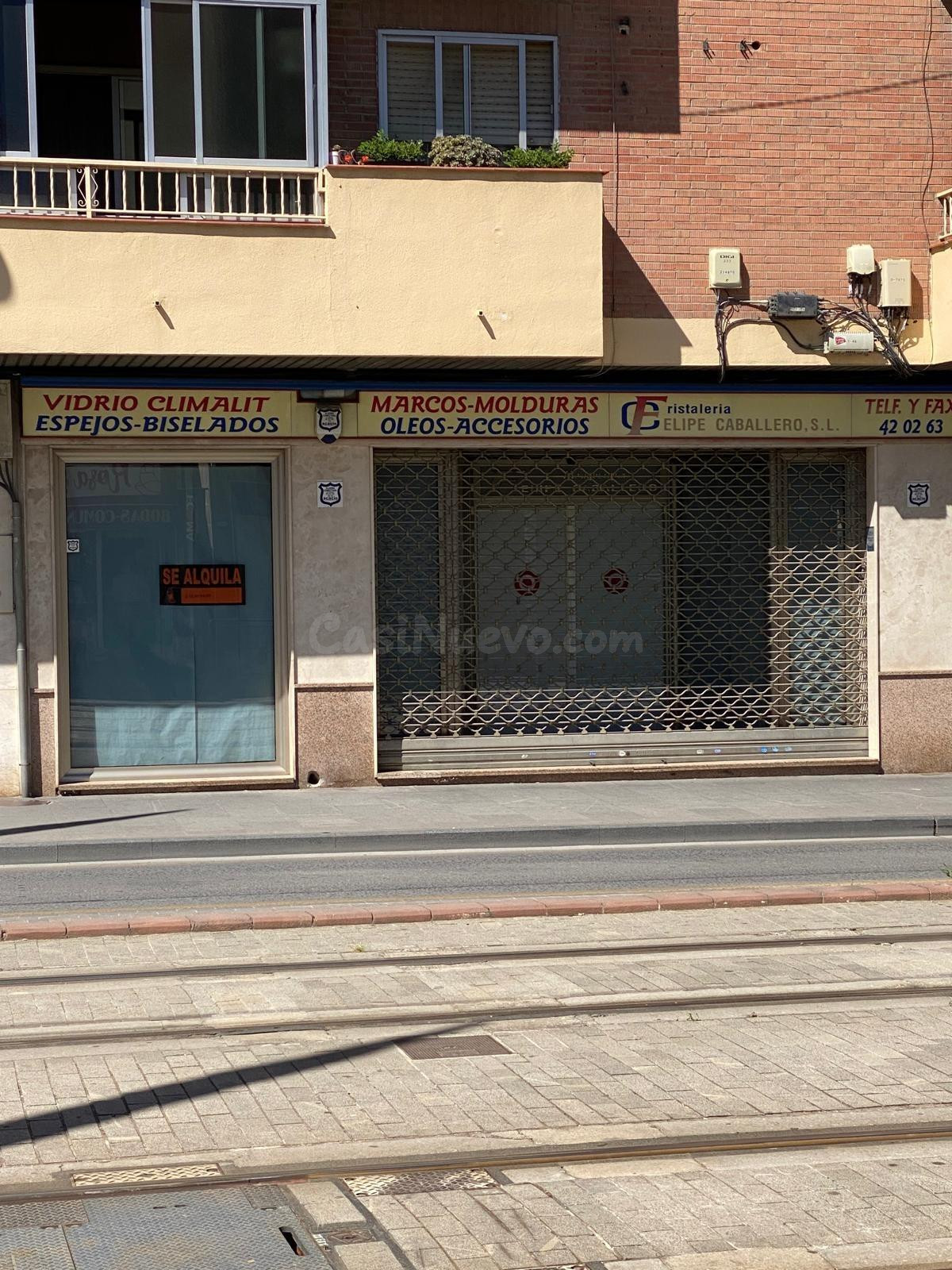 LOCAL 1º LINEA CENTRO DE MARACENA JUNTO A PARADA DE METRO!!!!!!!!!!!