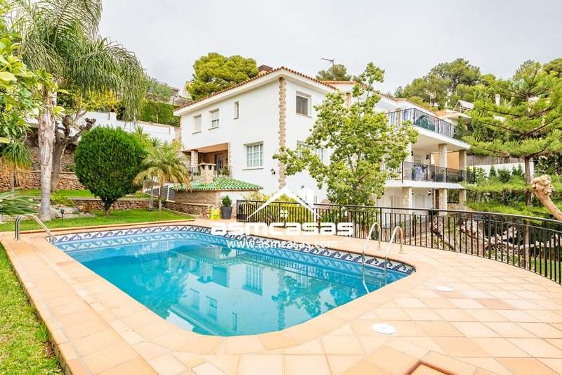 Villa muy espaciosa en una de las mejores urbanizaciones de la costa mediterránea