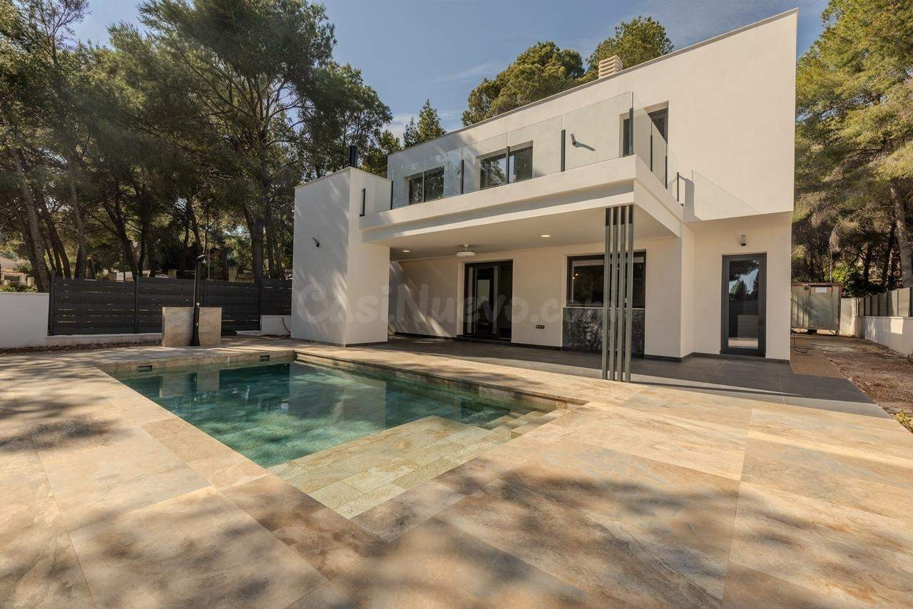 Exclusivo Chalet Nuevo en Benicassim - Montornes