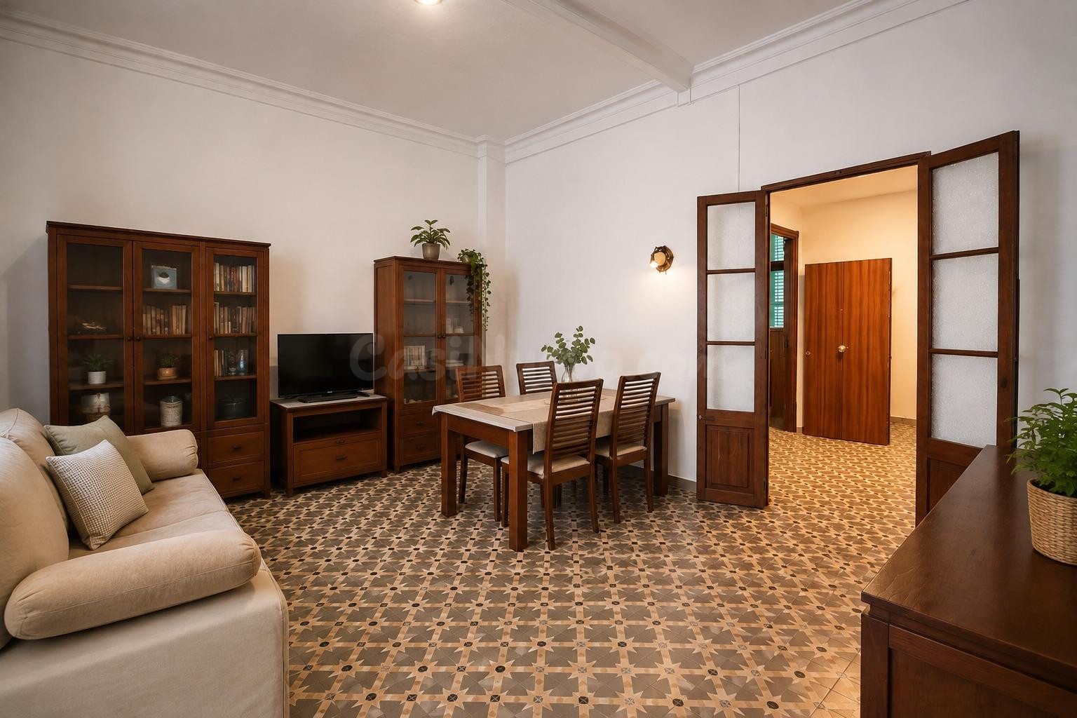 PLANTA BAJA CON PATIO PRIVADO Y AMPLIO SÓTANO