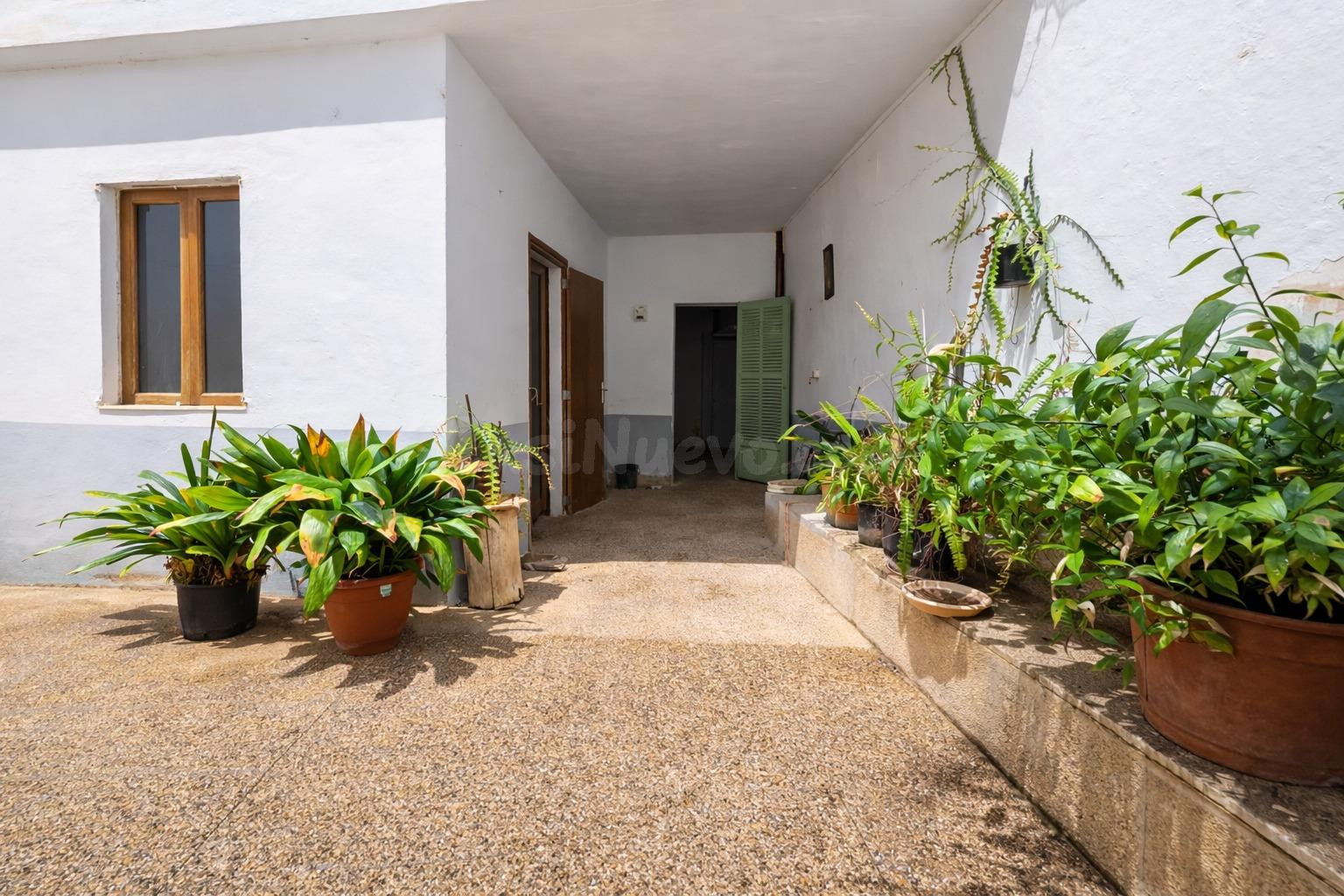 Planta baja con patio y garaje en Son Amonda – Espacio, luz y gran potencial en Inca.