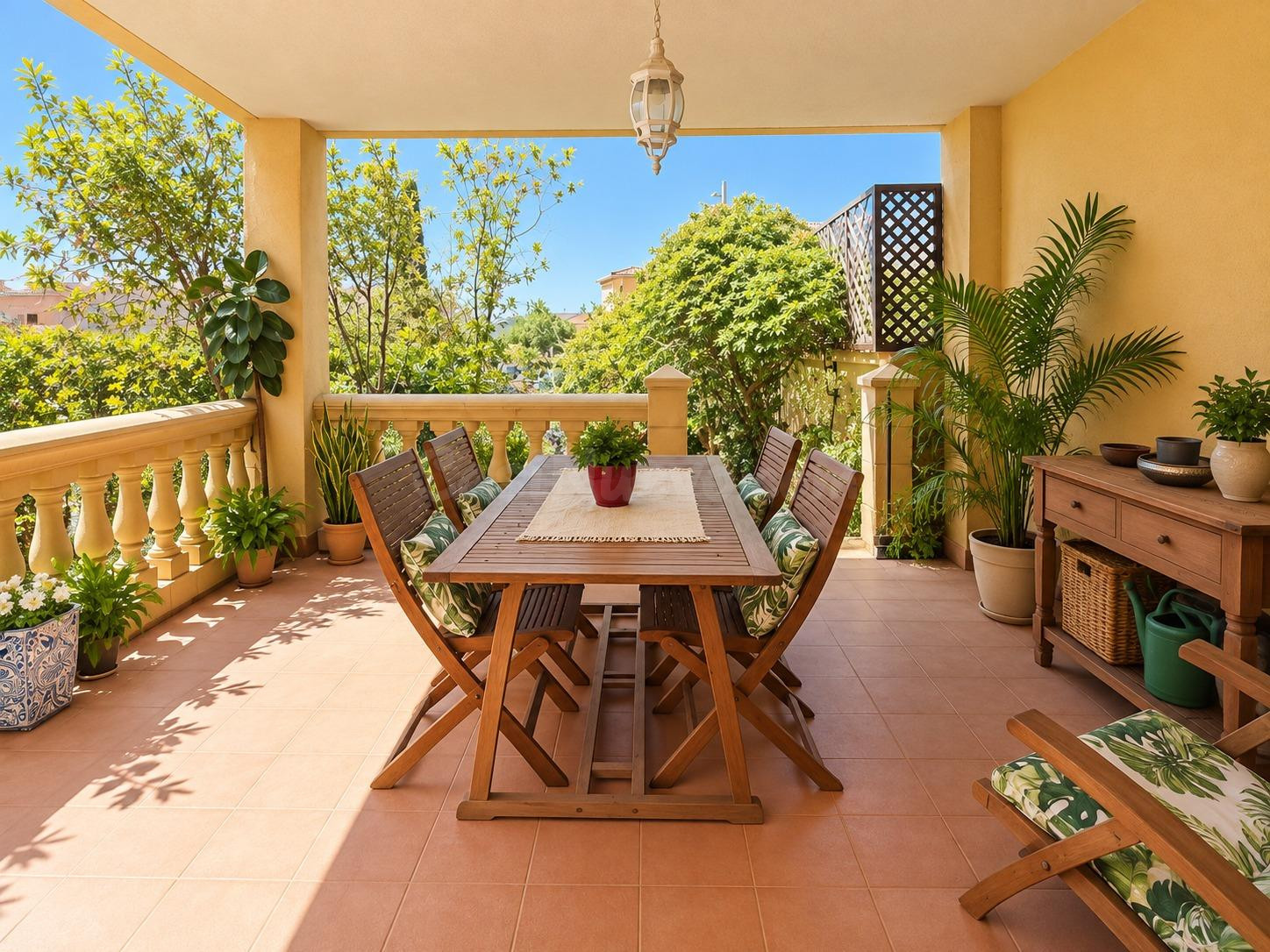 PLANTA BAJA CON JARDÍN PRIVADO, TERRAZAS Y PARKING