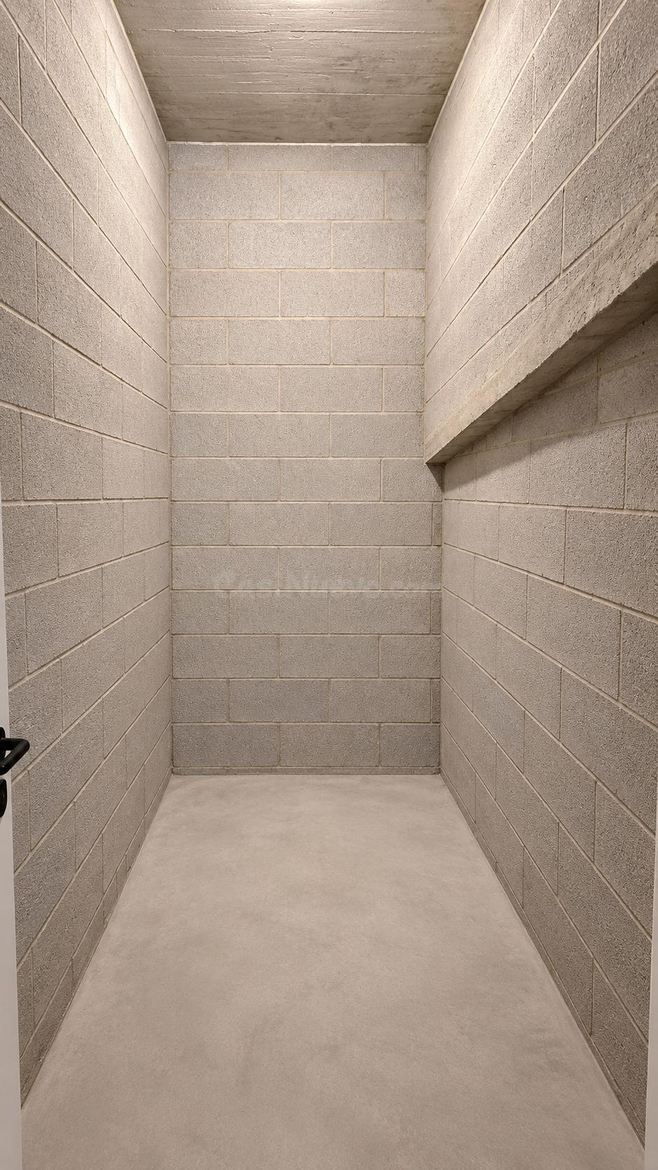 TRASTERO PRIVADO CON BUEN APROVECHAMIENTO