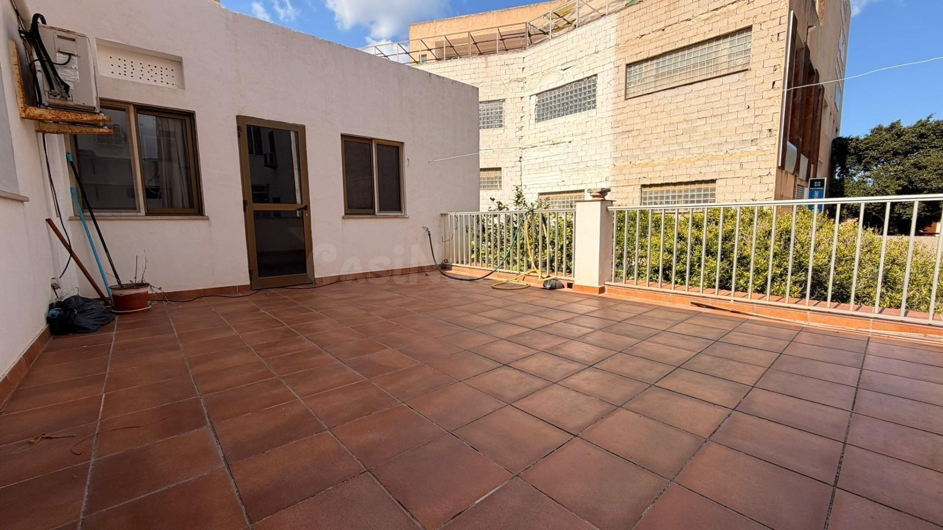 GRAN VIVIENDA FAMILIAR CON TERRAZAS PRIVADAS EN CRISTO REY
