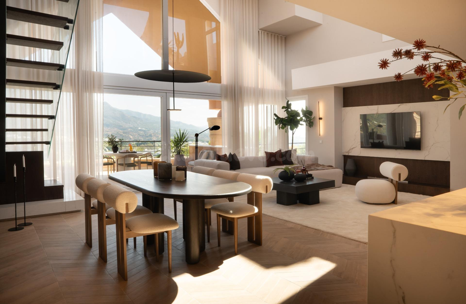 PENTHOUSE DE LUJO CON PISCINA
