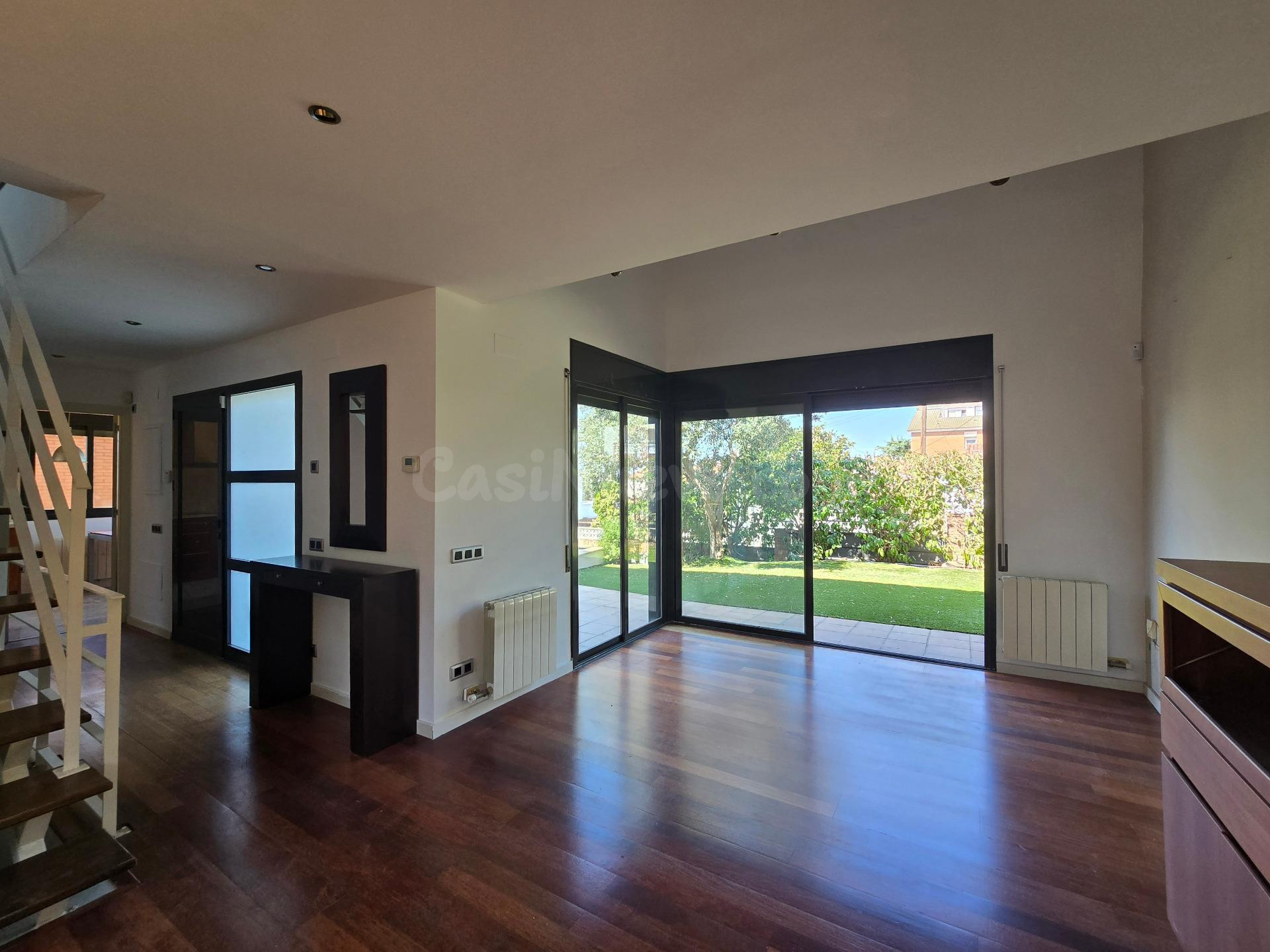 Chalet en Els Avets (Rubí): 239 m2 construidos, luz natural, - foto 3