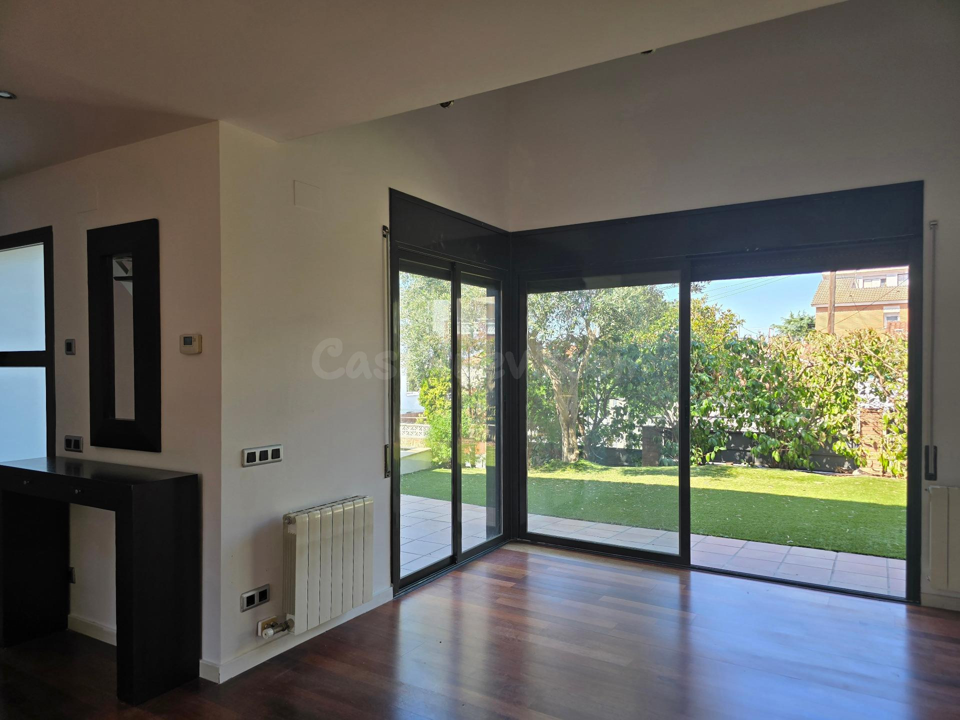 Chalet en Els Avets (Rubí): 239 m2 construidos, luz natural, - foto 4