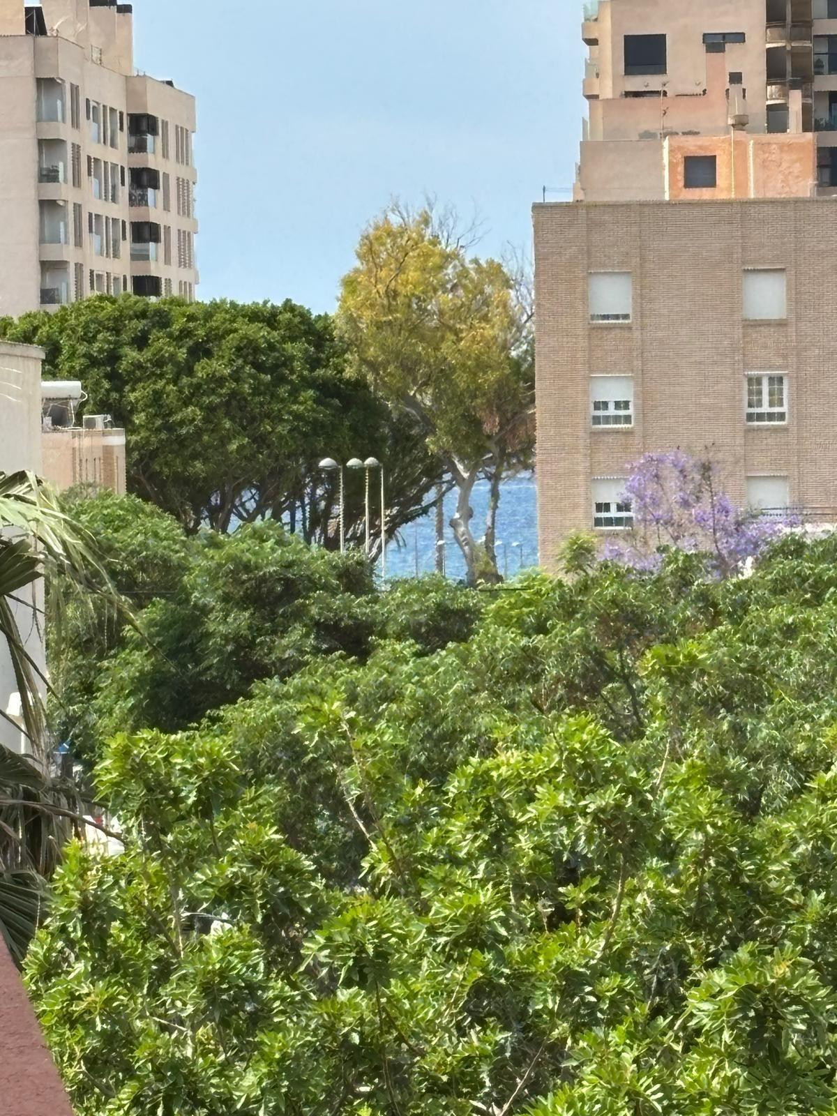EXLCLUSIVA CASA PAREADA REFORMADA A SOLO 2 MINUTOS  DE LA PLAYA DE EL ZAPILLO