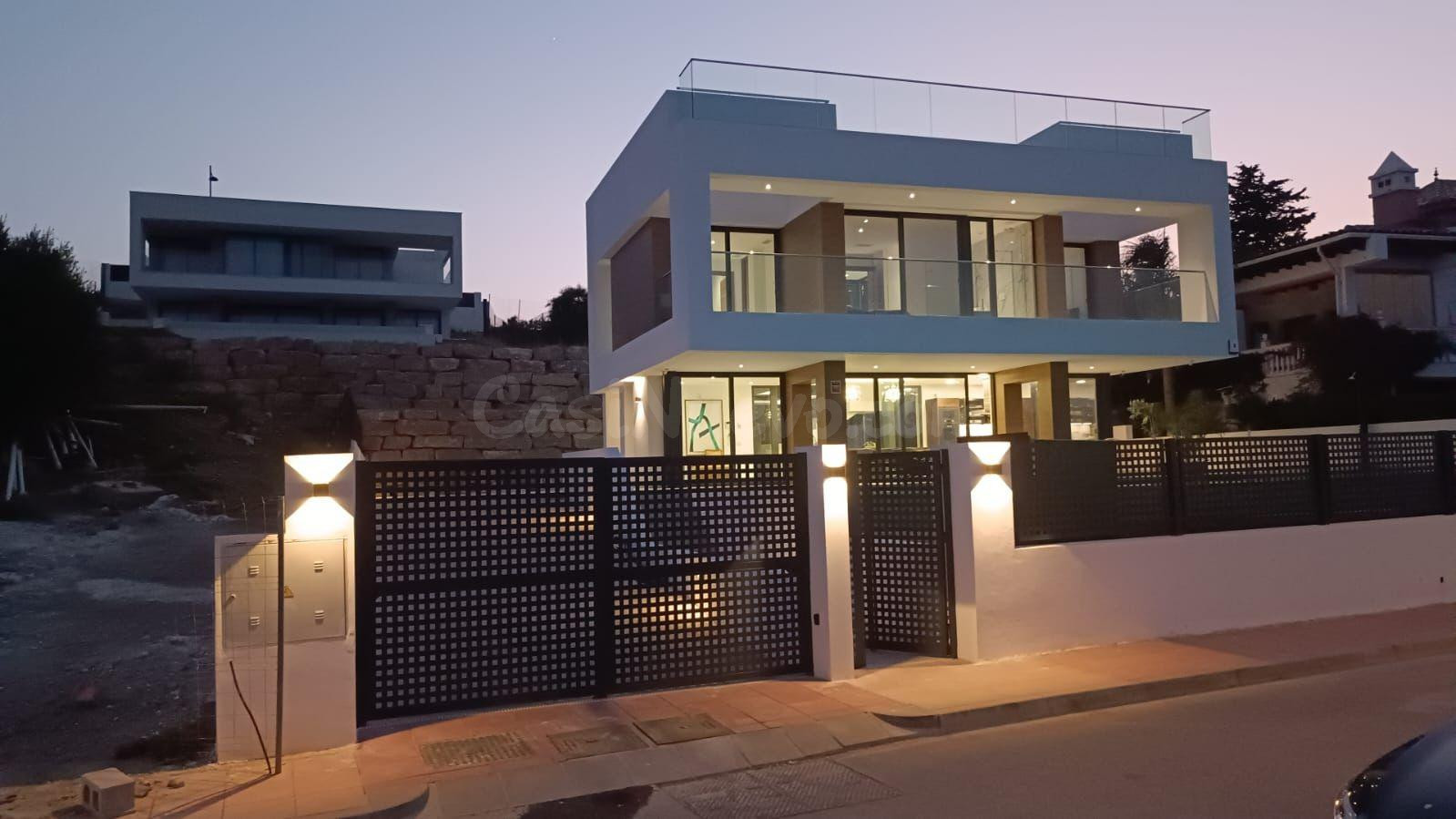 NUEVA VILLA CON VISTAS AL GOLF