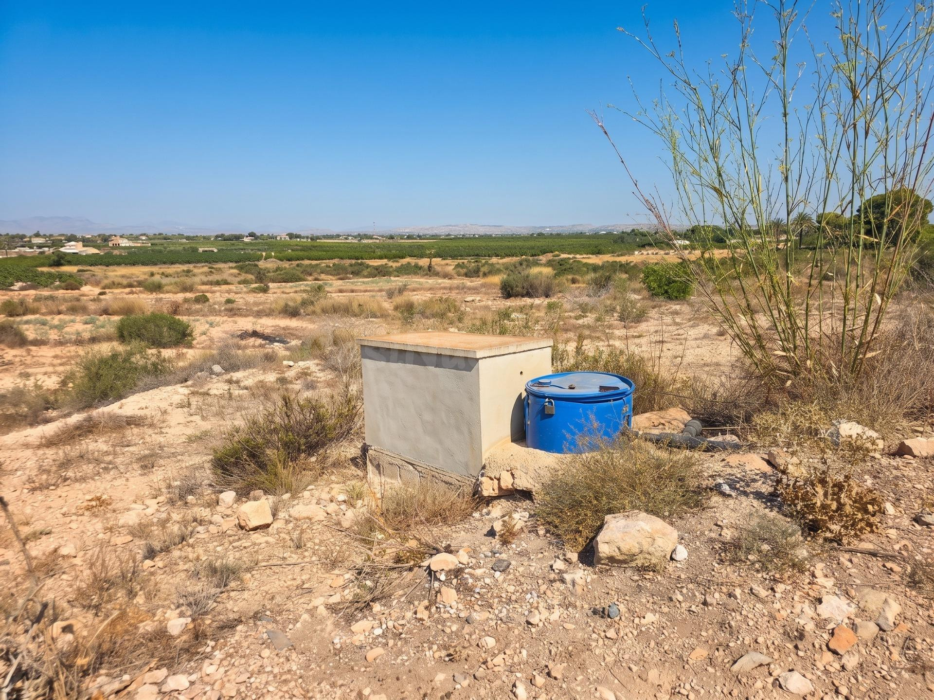 Parcela rustica en Valverde Alto con agua de riego ideal para caravanas