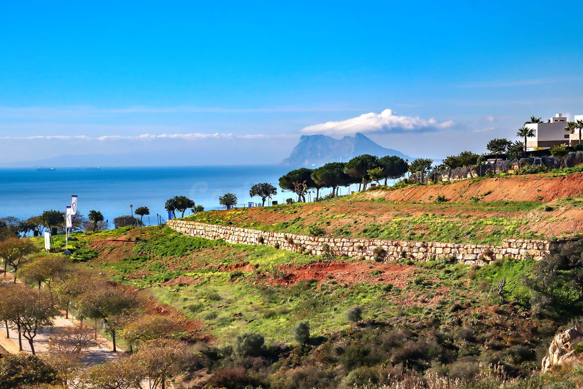 PLOT WITH PROJECT AND BUILDING LICENCE WITH SEA VIEWS