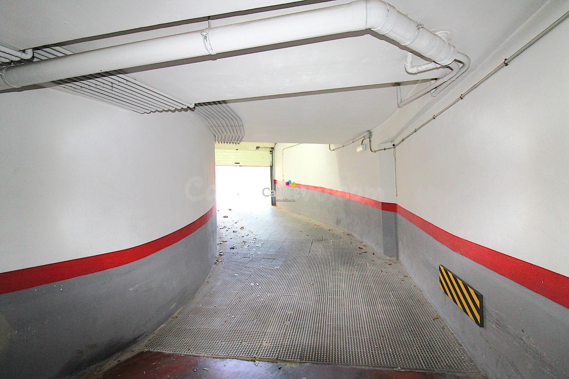 Plaza de Garaje en calle Paterna (Godella)
