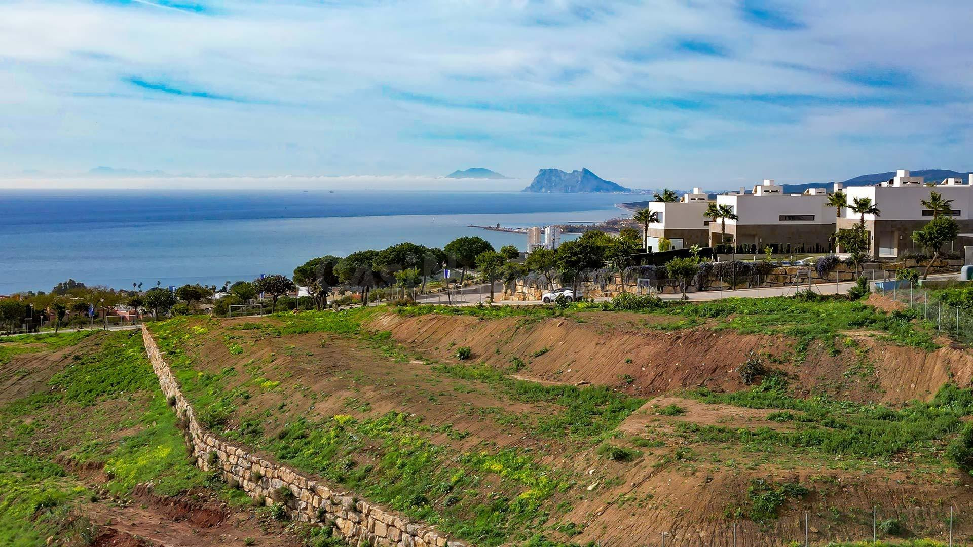 PLOT WITH PROJECT AND BUILDING LICENCE WITH SEA VIEWS