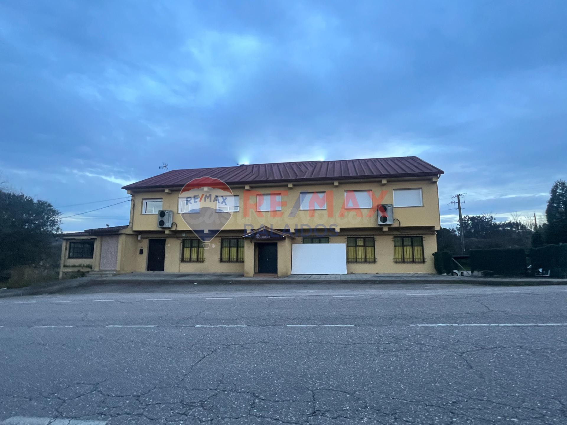 Edificio comercial en venta en Cerquido O, O Porriño