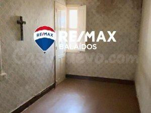 Gran casa adosada con local de negocio pleno centro de A Cañ - foto 5