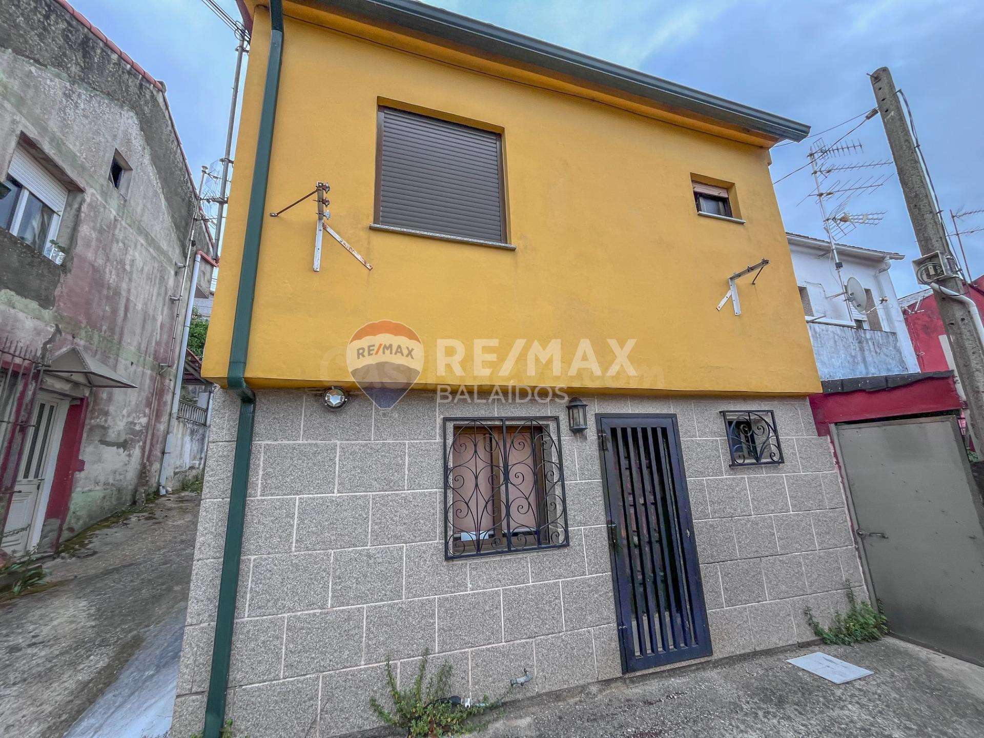 Chalet adosado en venta en calle Milladas