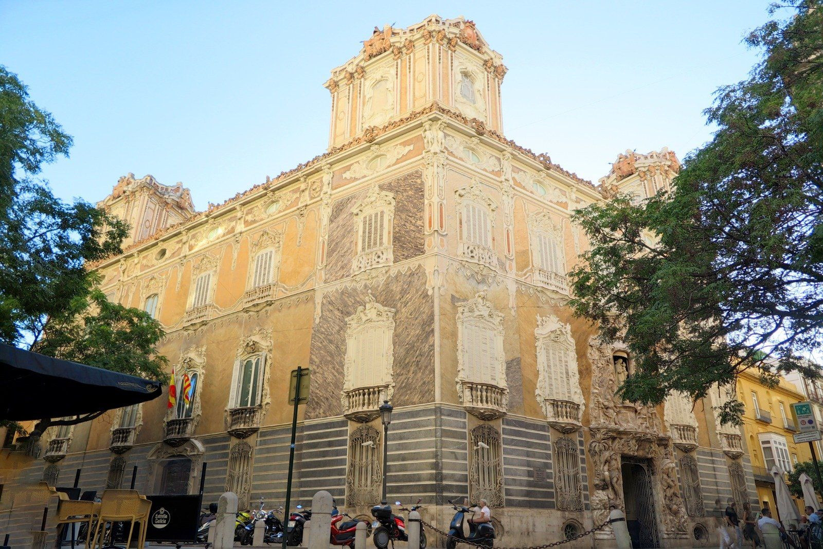 Local comercial 750m² en alquiler - Sant Francesc