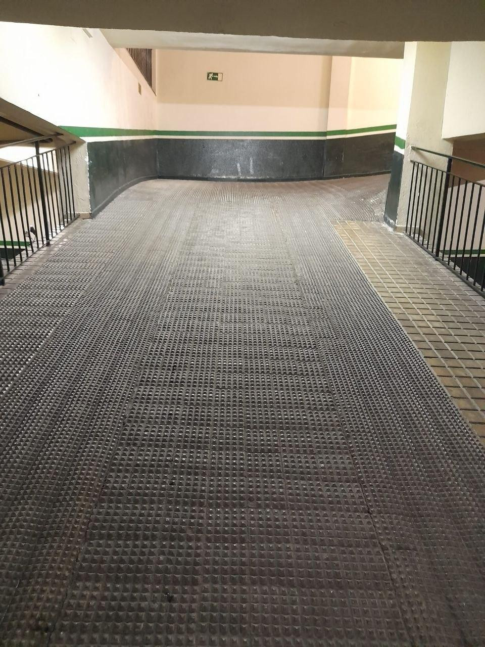 Salamanca-Lista Plaza de Garaje para 2 motos