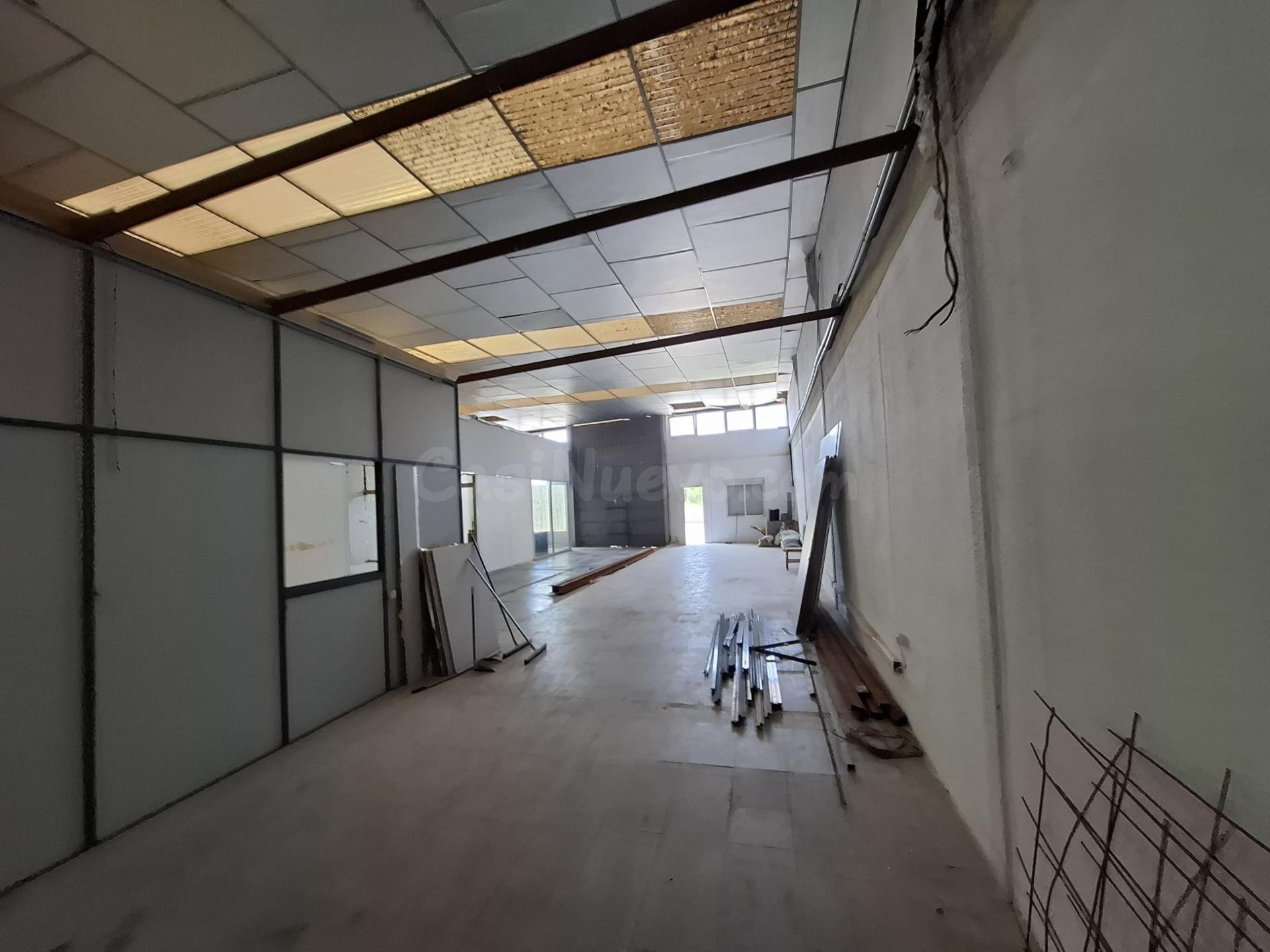 Nave industrial 700m² en alquiler - ­gono Industrial Barrio  - foto 3
