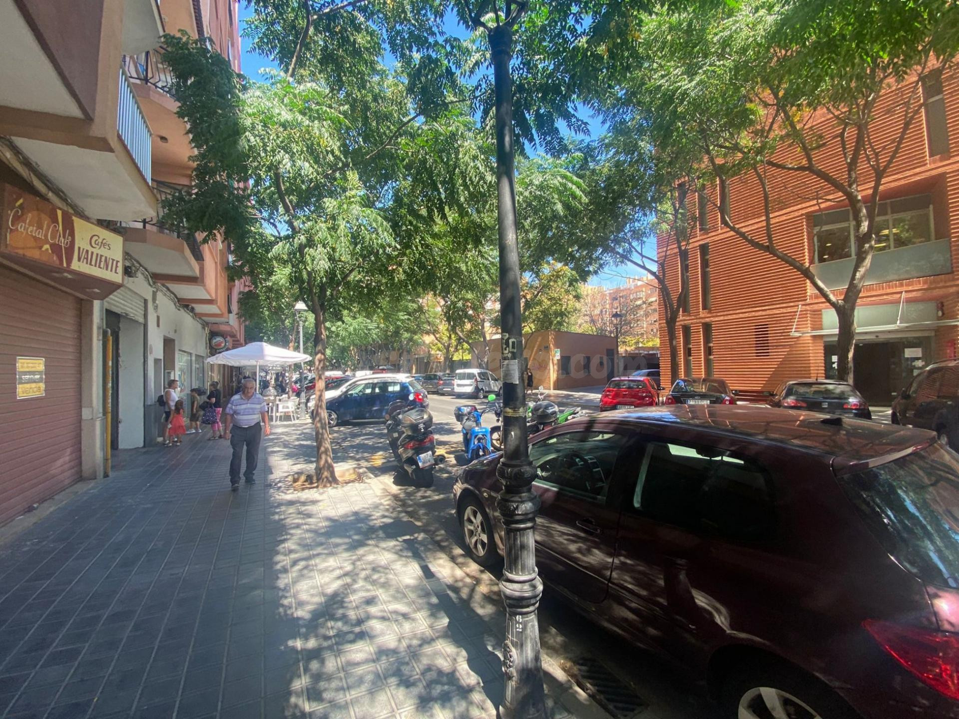 Local comercial 754m² en venta - Sant Isidre
