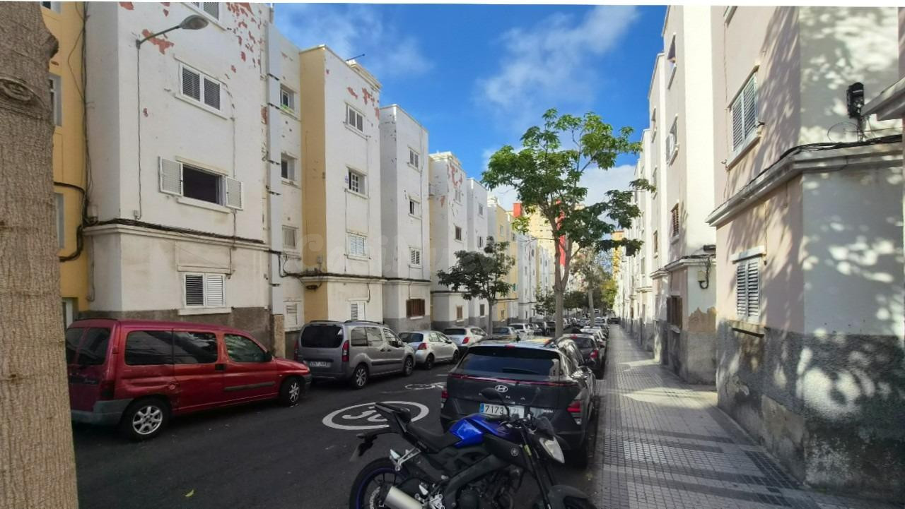 ¡Oportunidad en Schamann! Piso con gran potencial para reformar