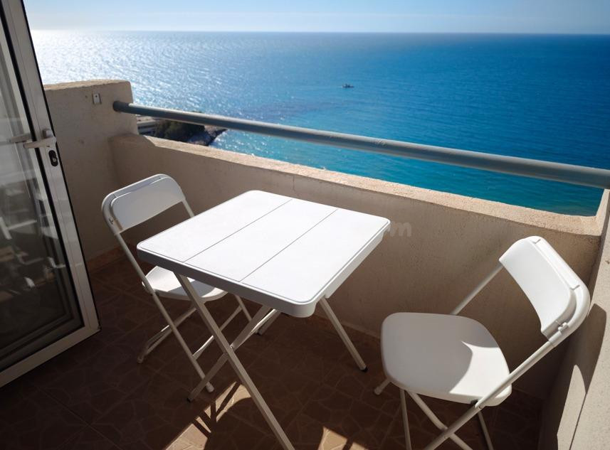 Fantástico estudio con vistas panorámicas al mar en primera línea de playa en Fuengirola