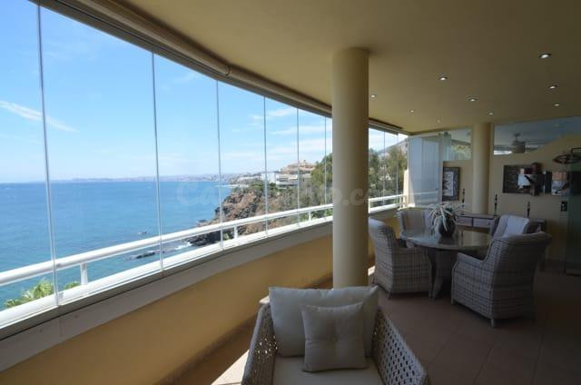 PISO DE 3 DORMITORIOS EN PRIMERA LÍNEA CON VISTAS ESPECTACULARES AL MAR