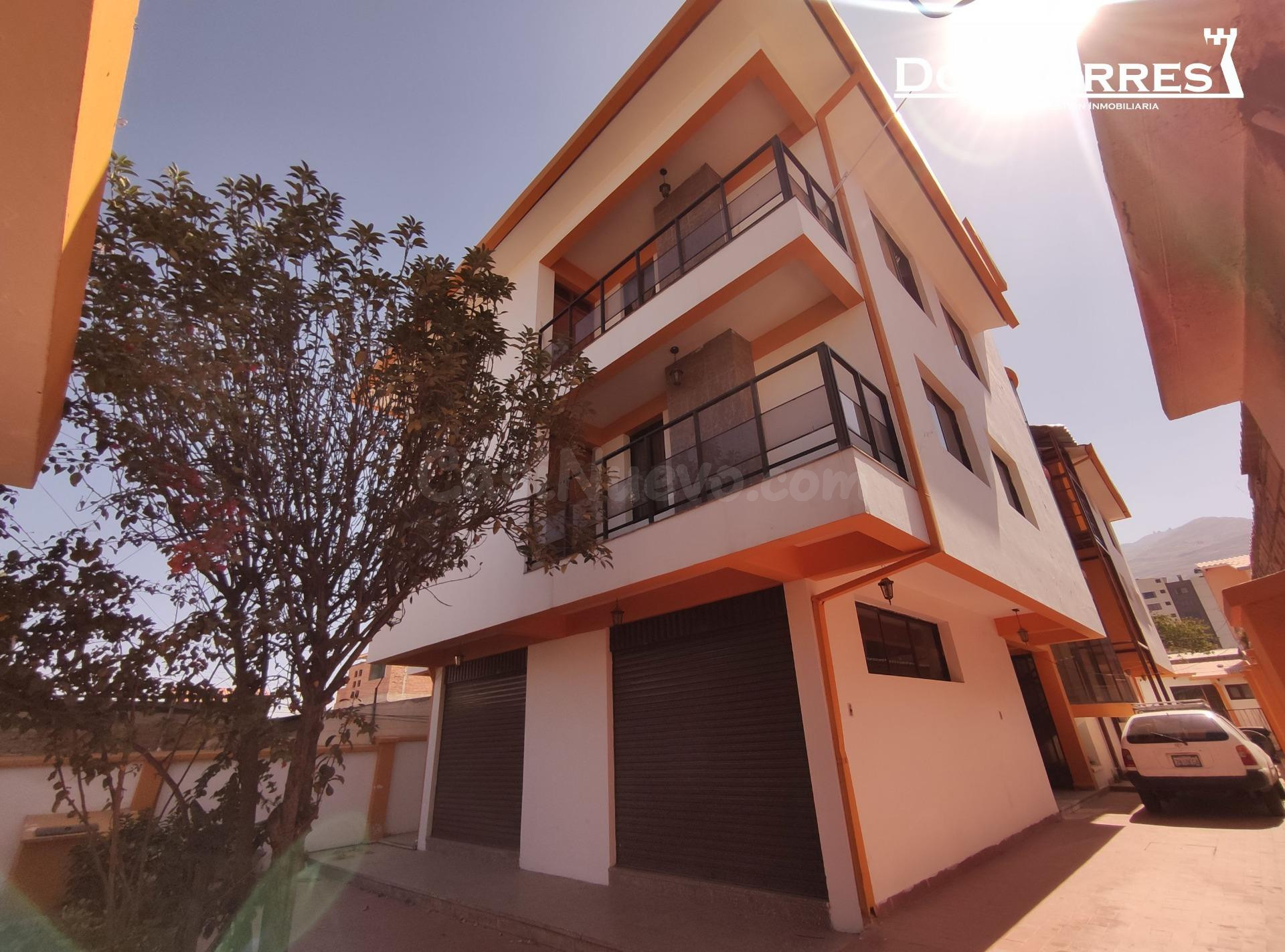 CASA MULTIFAMILIAR EN VENTA, ZONA PACATA, SOBRE LA AVENIDA GUADALQUIVIR