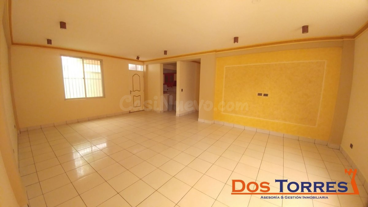 $us.-75.000 Próximo Castillo Amplio Departamento con 4 dormitorios + escritorio