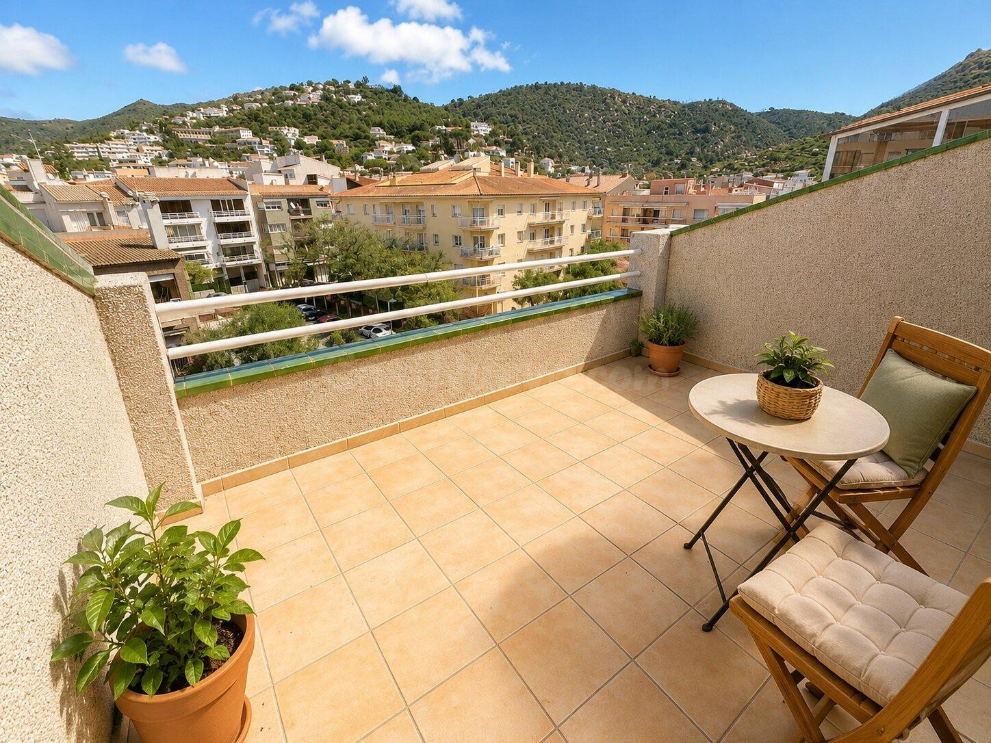Ático dúplex en venta en el centro de Roses, a 100 m de la p - foto 3