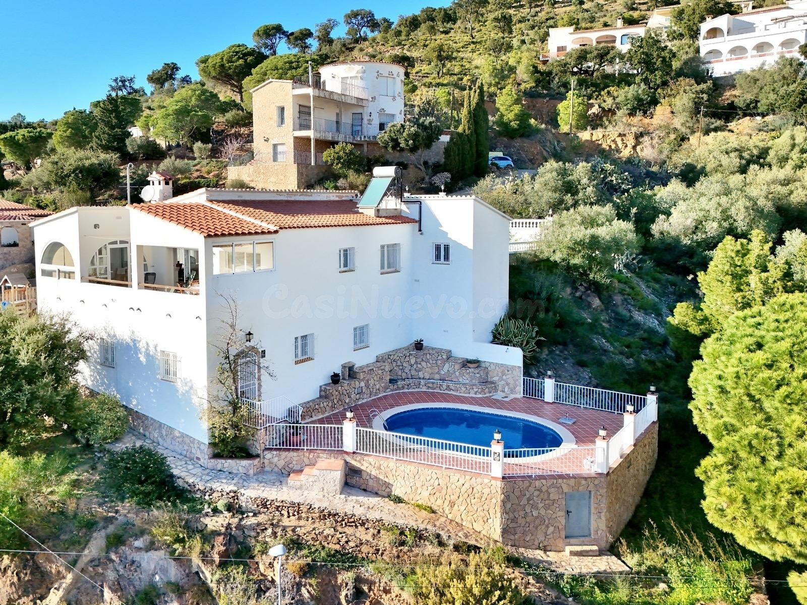 Villa con espectaculares vistas a la bahía de Roses y piscin - foto 2