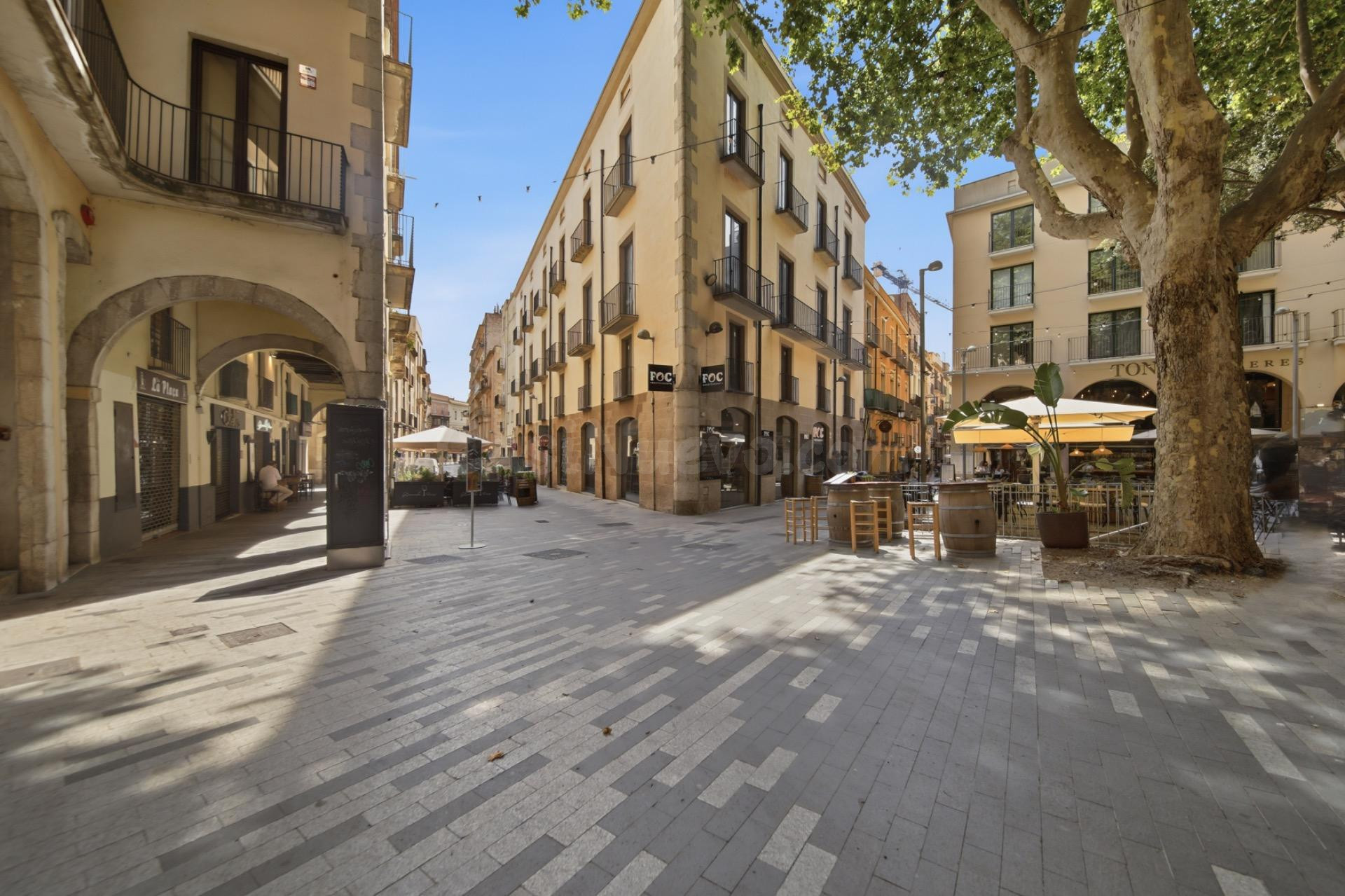 Edifico de 14 apartamentos turísticos en pleno centro de Figueres