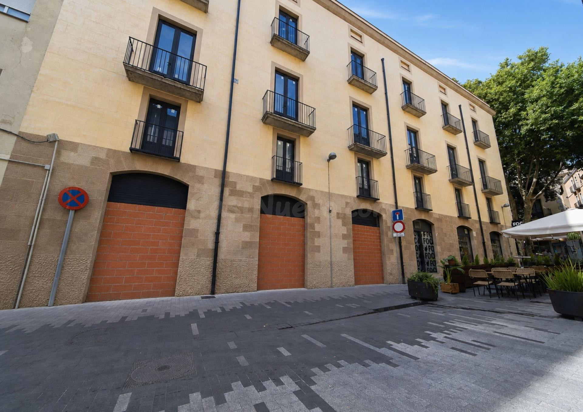 Edifico de 14 apartamentos turísticos en pleno centro de Fig - foto 3