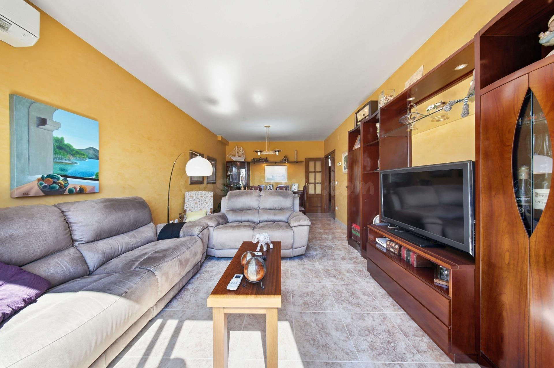 Chalet adosado en venta en Palau Savardera - foto 4