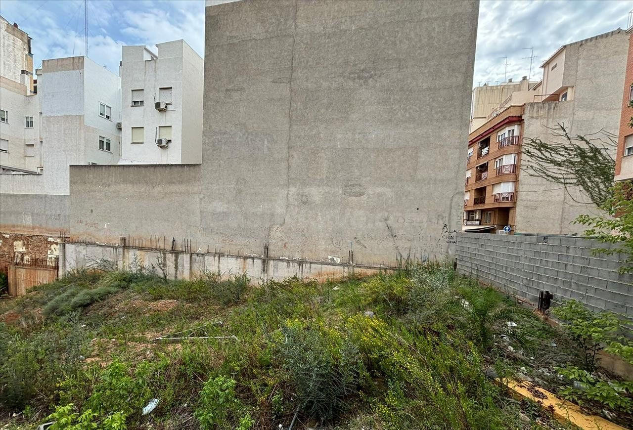 Terreno urbano 864m² en venta - Corte Inglés