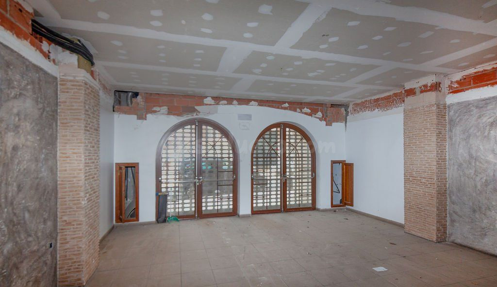 Local comercial 1861m² en venta - Nuevo bunol