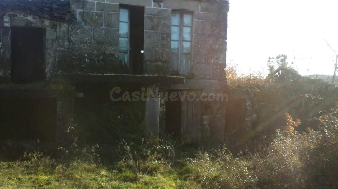 Se vende casa para reformar en Maside.