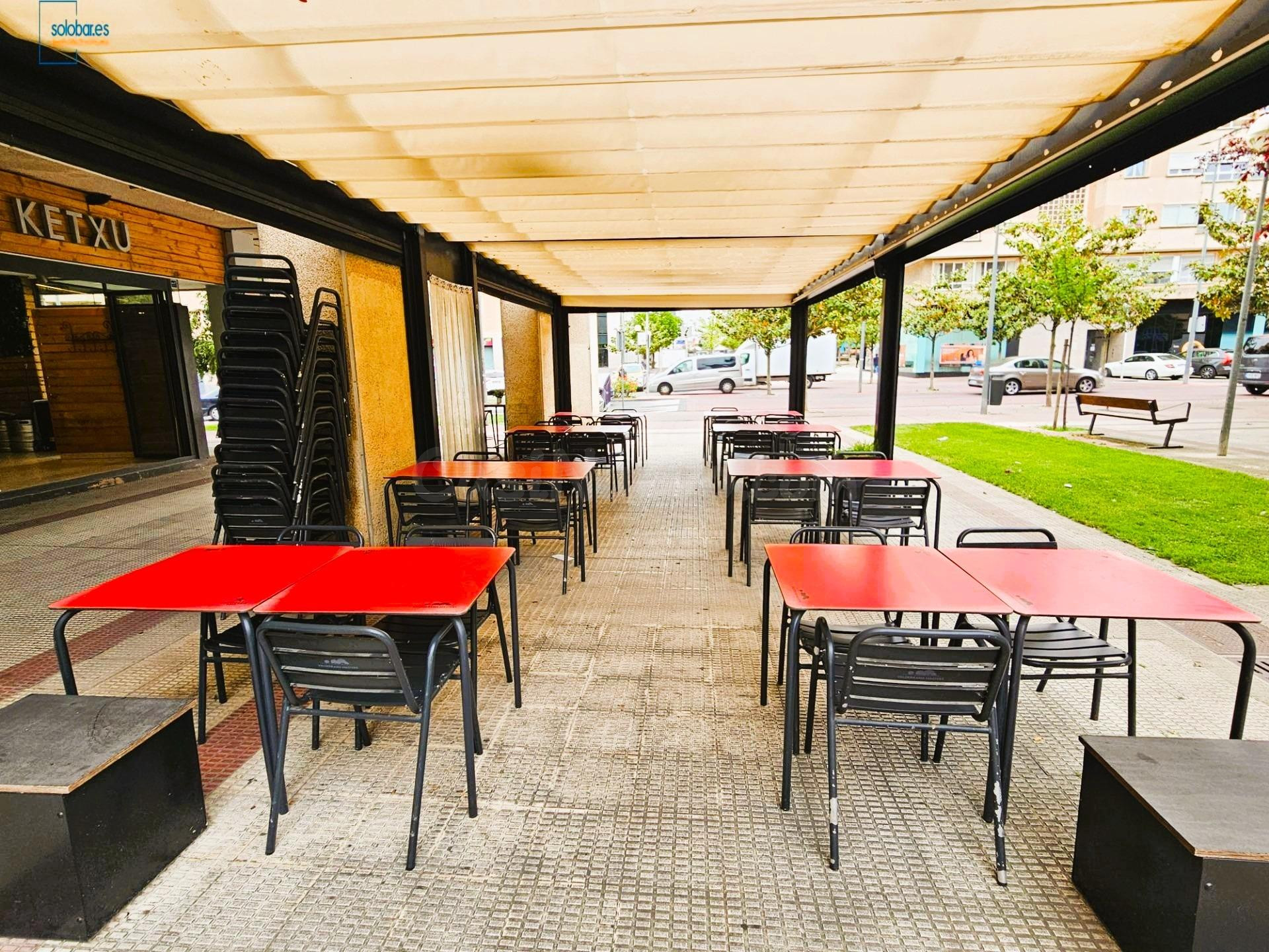 SOLOBAR VENDE BONITO Y RENTABLE BAR EN BARAÑAIN - foto 4