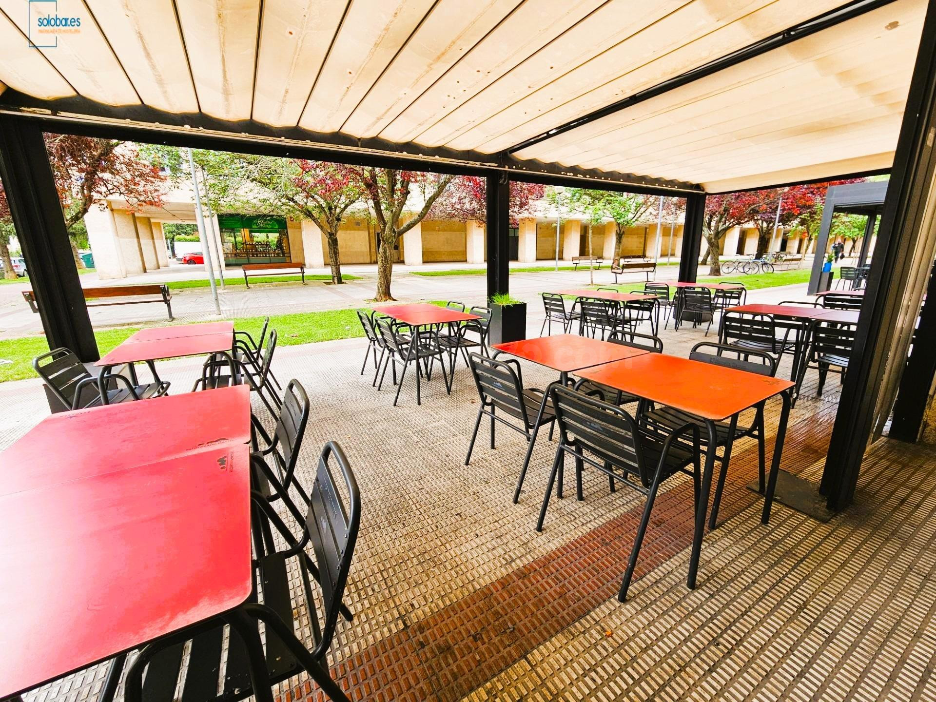SOLOBAR VENDE BONITO Y RENTABLE BAR EN BARAÑAIN - foto 5