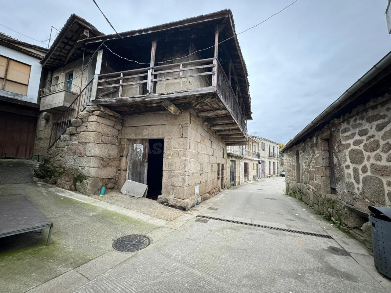 EN EXCLUSIVA: SE VENDE CASA EN EL CENTRO DE MOREIRAS