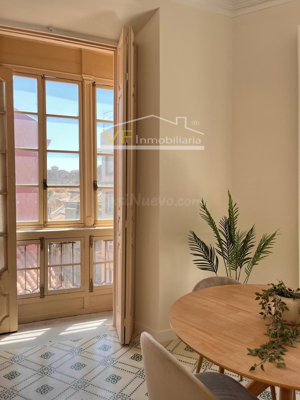 ¡Donde la elegancia clásica se encuentra con las mejores vistas de Málaga!