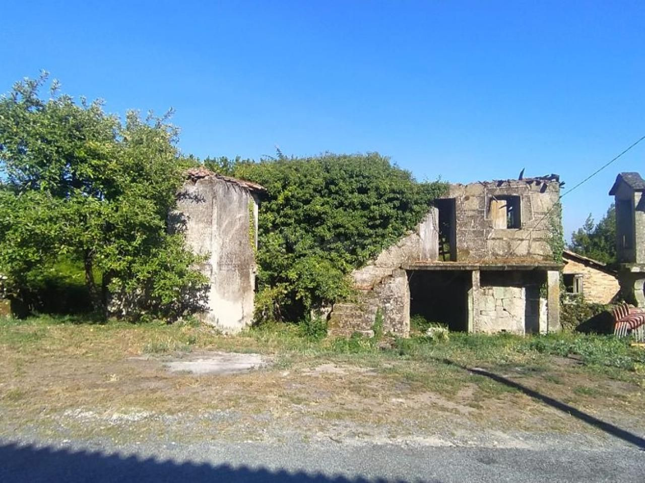 OPORTUNIDAD!!! SE VENDE CASA PARA REFORMAR EN VILAMARIN