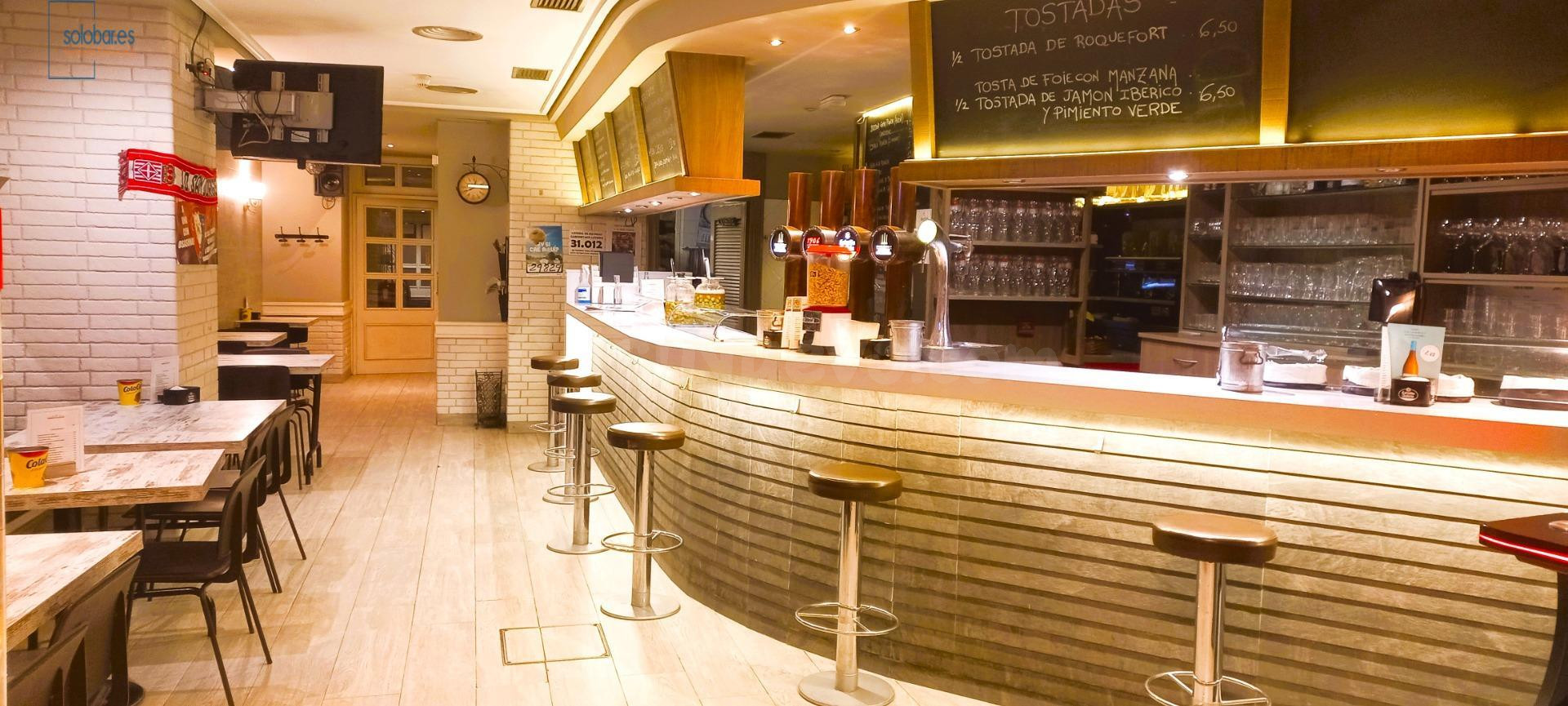SOLOBAR TRASPASA RENTABLE RESTAURANTE
