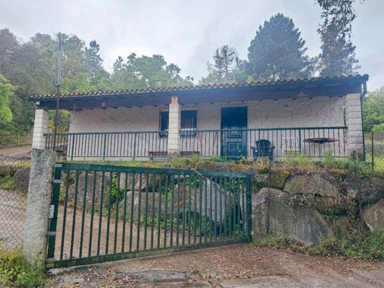 OPORTUNIDAD!!! SE VENDE  CASA CON FINCA EN PIÑOR
