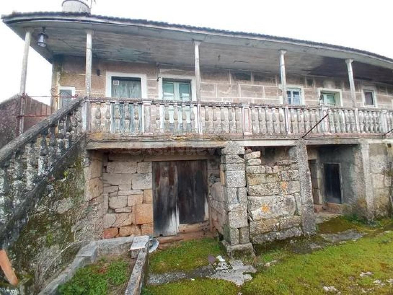 CASA A REFORMAR EN AMOEIRO A 9 KM DEL CENTRO DE OURENSE