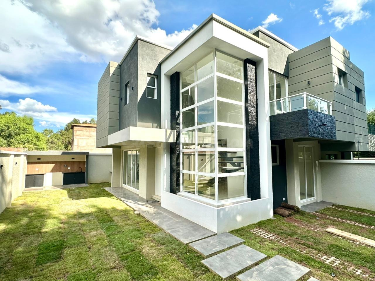 Casa 3 habitaciones 161m² en venta - Tiquipaya