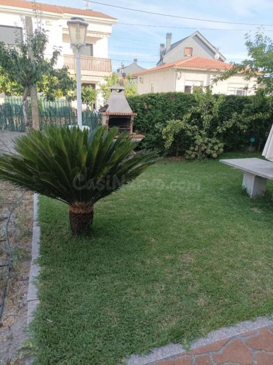 SE VENDE CHALET EN SAN CIPRIAN DE VIÑAS