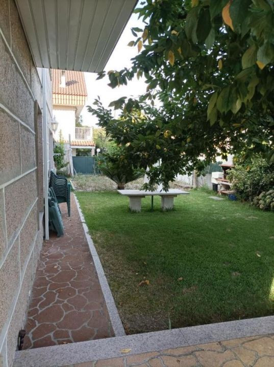 SE VENDE CHALET EN SAN CIPRIAN DE VIÑAS - foto 4