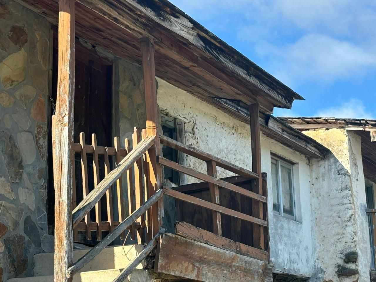 CASA A REFORMAR EN LAROUCO