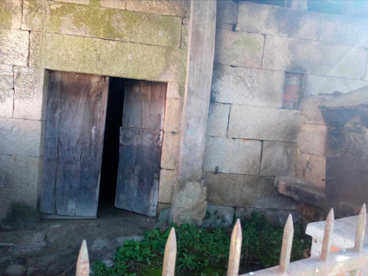 OPORTUNIDAD, SE VENDE CASA PARA RESTAURAR EN AMOEIRO!!! TOTA - foto 4